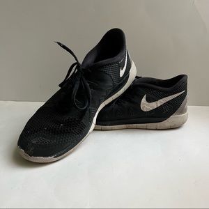 Nike Free Run 5.0 Boys Black Sneakers - Size 5